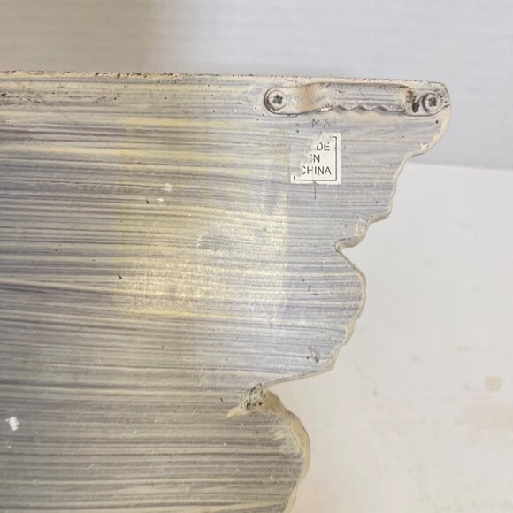 Vintage-Inspired Wall-Mounted Decorative Plaster Shelf With Sculpted Face Motif - Picture 6 of 10